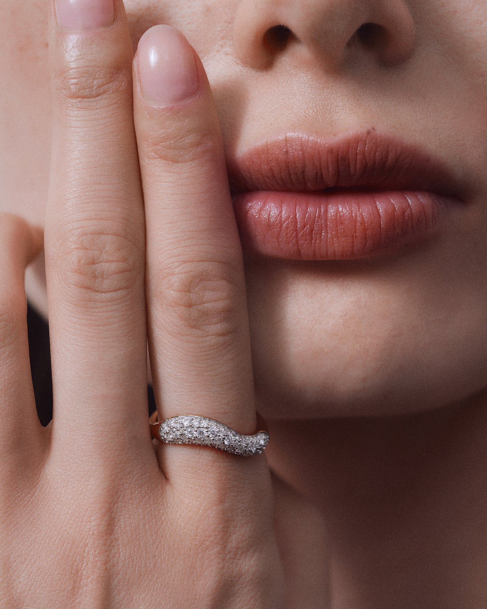 Pavé Curve Ring