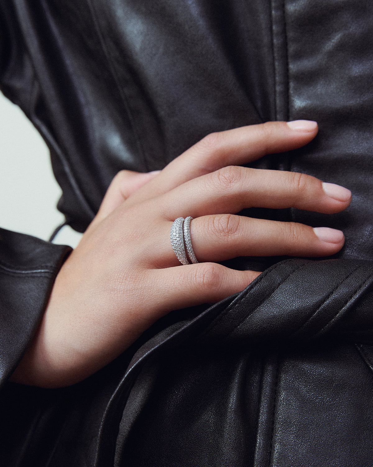 Pavè Alliance Ring