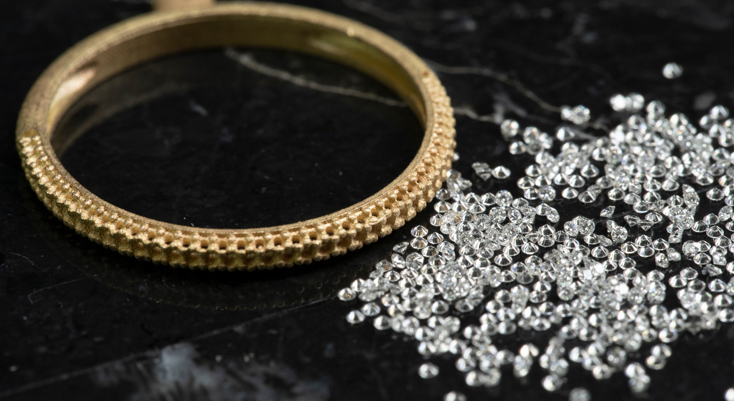 Akind interview with editor of Vogue