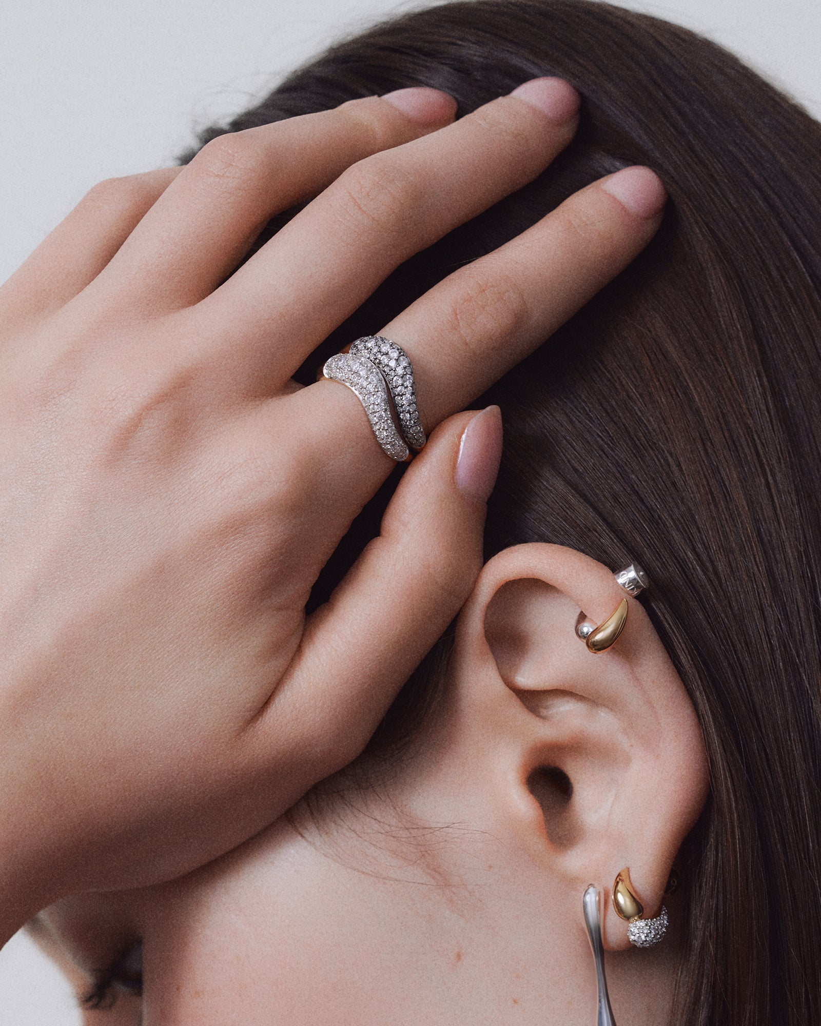 Pavé Curve Ring – Black Rhodium